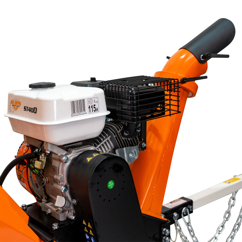 Tocator de crengi si resturi vegetale Ruris ST400