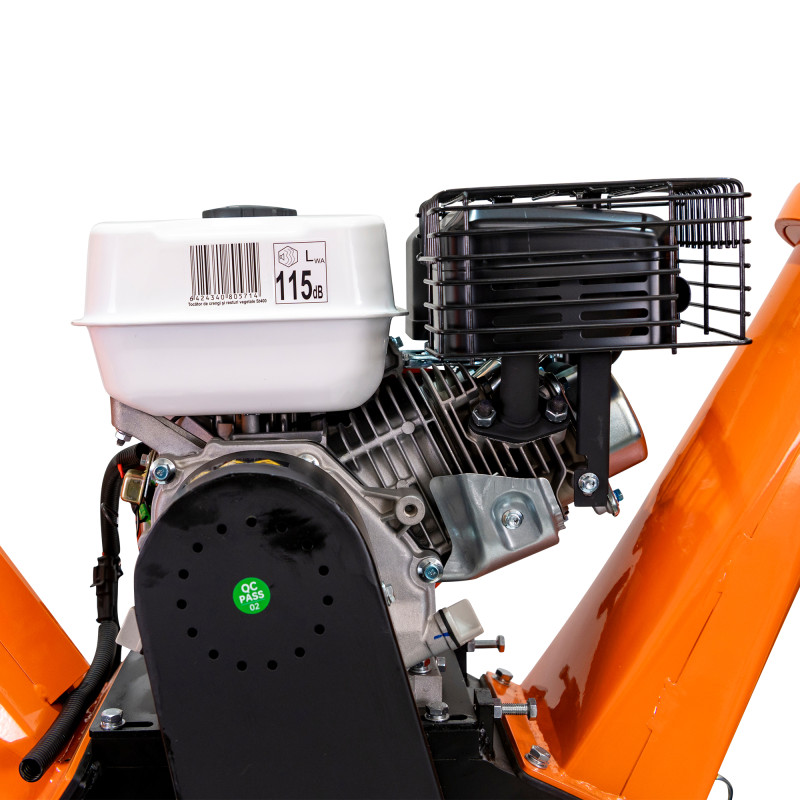 Tocator de crengi si resturi vegetale Ruris ST400